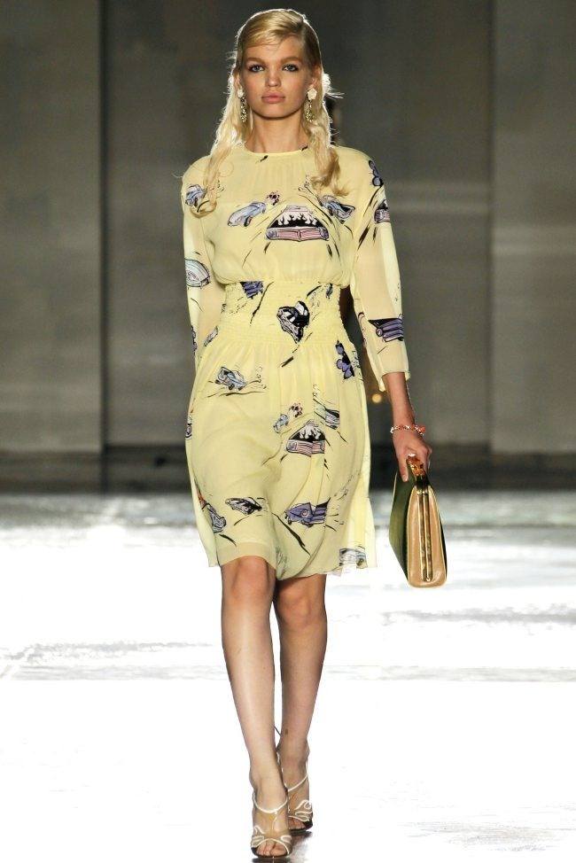 MILAN FASHION WEEK: PRADA SPRING 2012