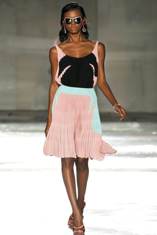 MILAN FASHION WEEK: PRADA SPRING 2012