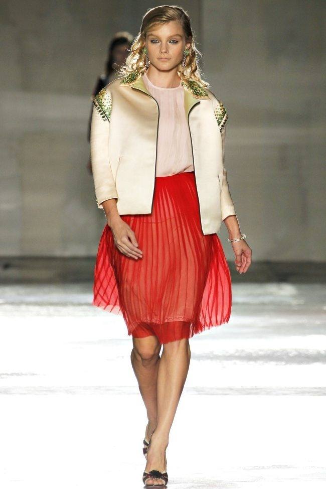 MILAN FASHION WEEK: PRADA SPRING 2012