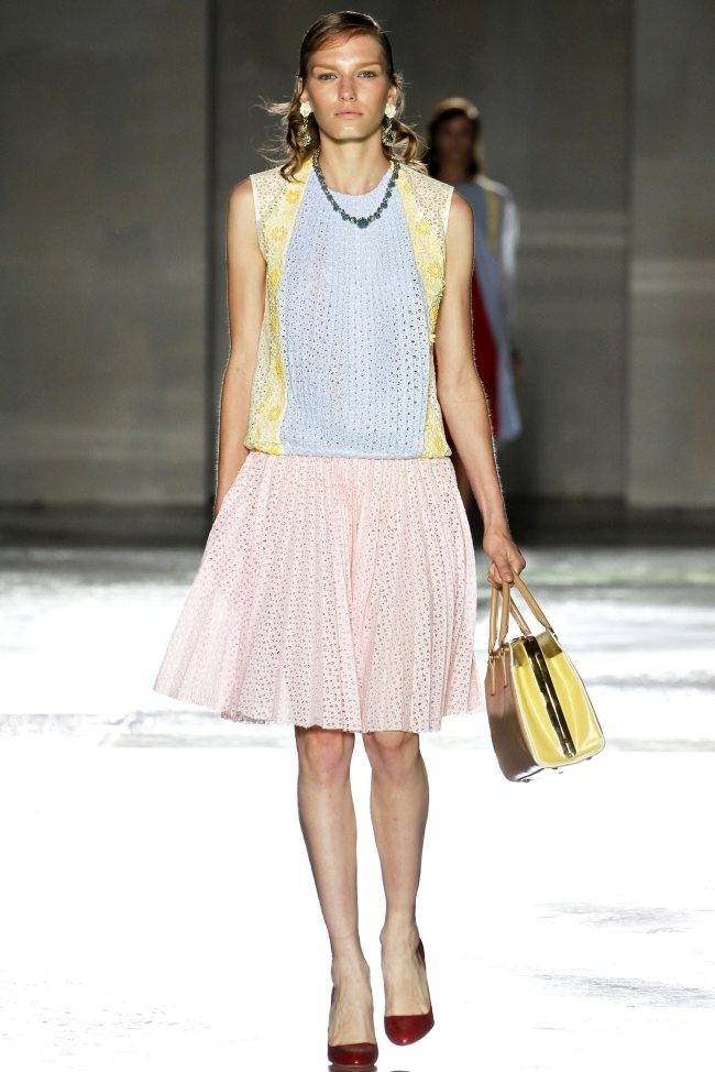 MILAN FASHION WEEK: PRADA SPRING 2012