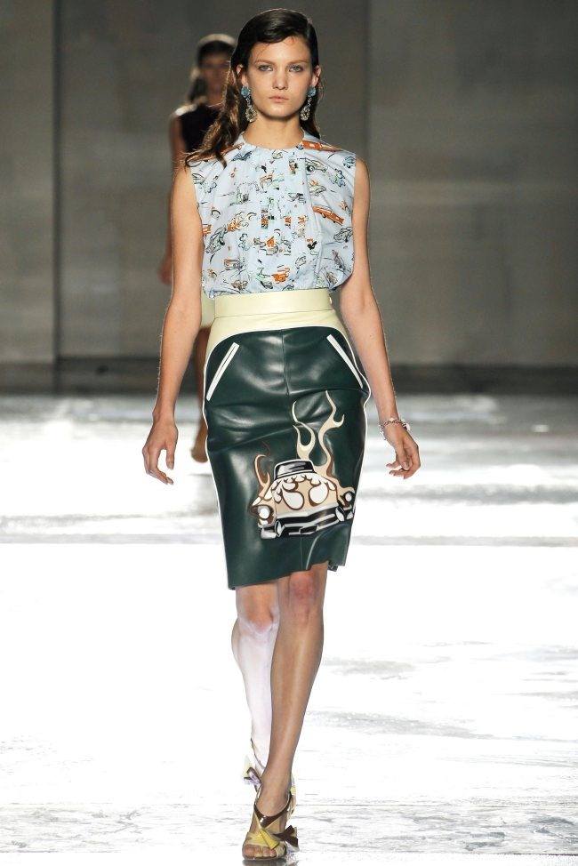 MILAN FASHION WEEK: PRADA SPRING 2012