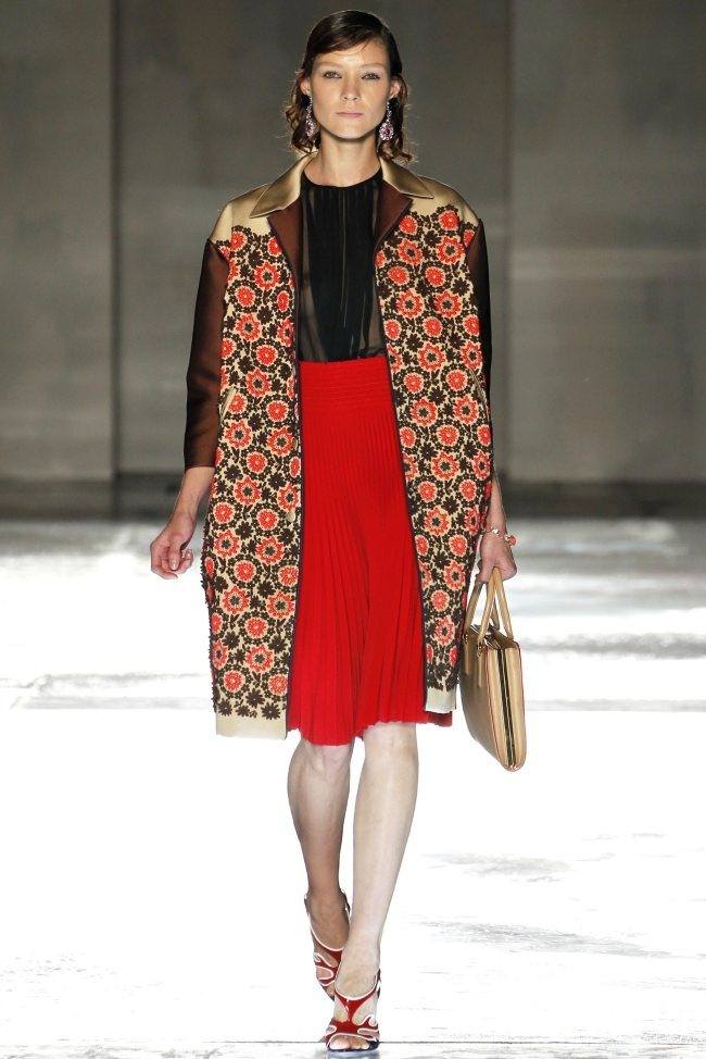 MILAN FASHION WEEK: PRADA SPRING 2012