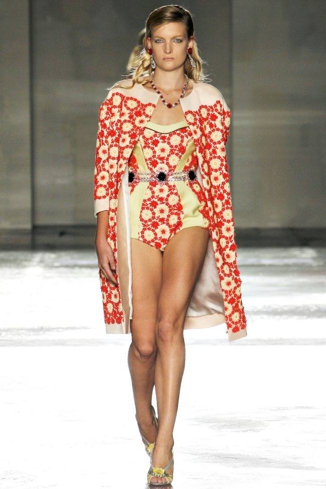 MILAN FASHION WEEK: PRADA SPRING 2012