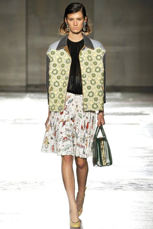 MILAN FASHION WEEK: PRADA SPRING 2012