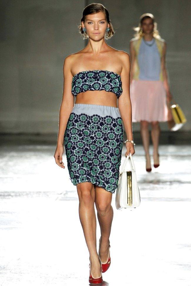 MILAN FASHION WEEK: PRADA SPRING 2012