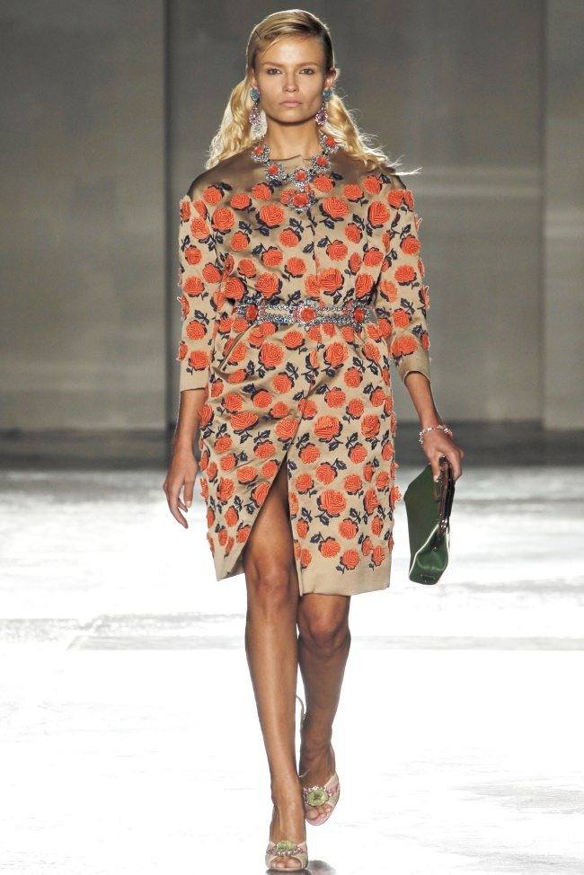 MILAN FASHION WEEK: PRADA SPRING 2012