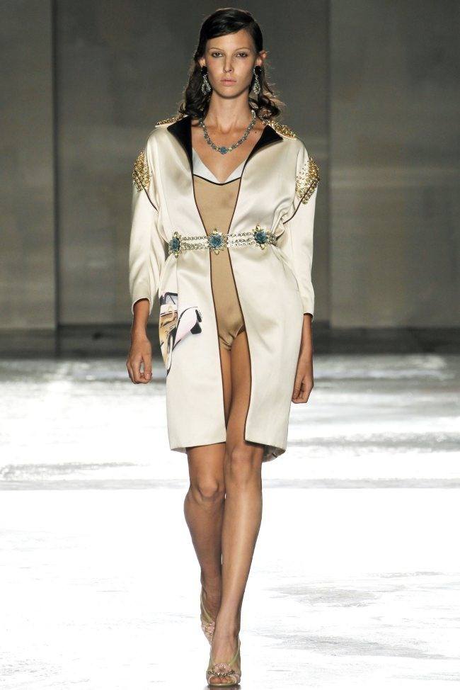 MILAN FASHION WEEK: PRADA SPRING 2012