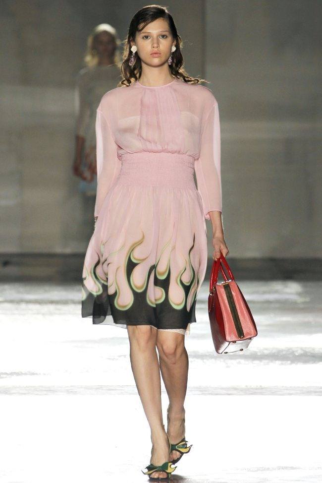 MILAN FASHION WEEK: PRADA SPRING 2012
