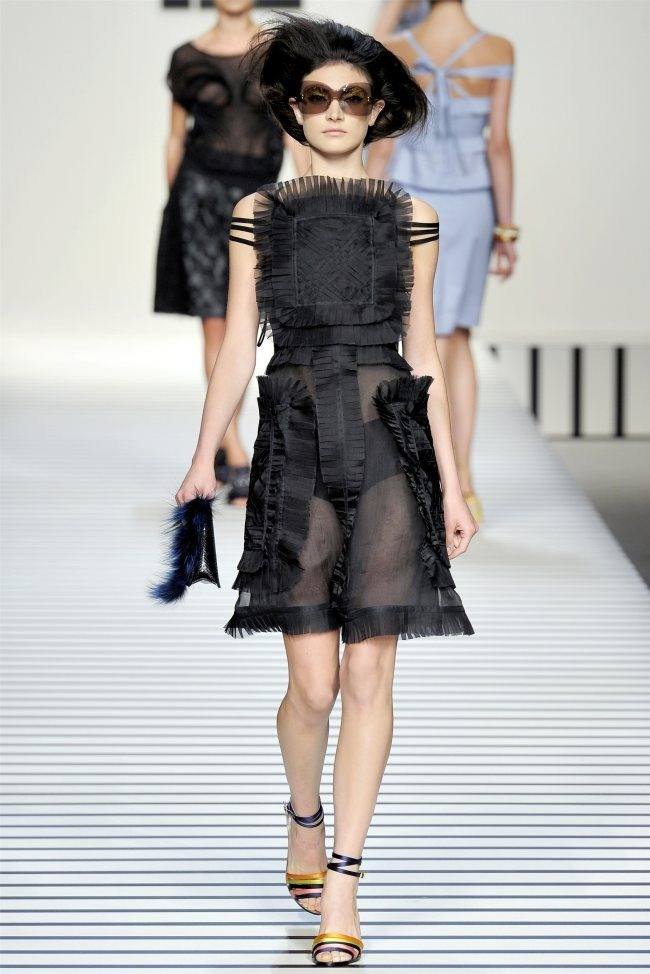 MILAN FASHION WEEK: FENDI SPRING 2012