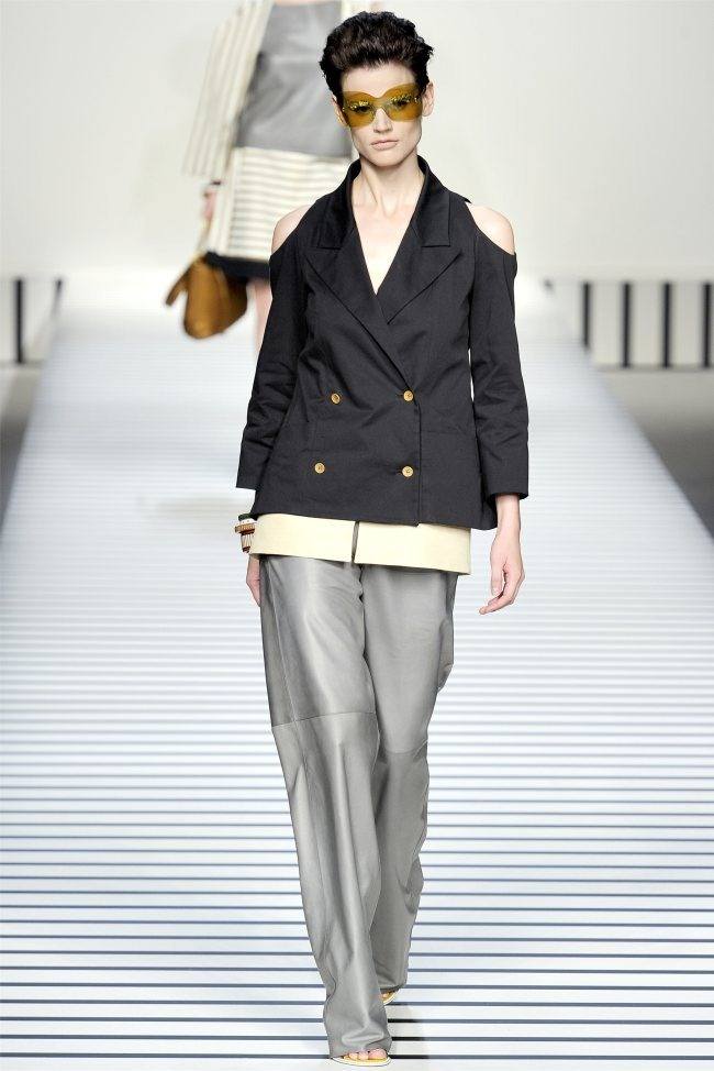 MILAN FASHION WEEK: FENDI SPRING 2012