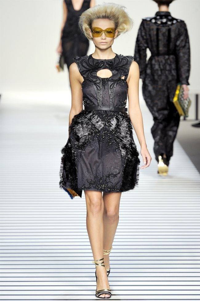 MILAN FASHION WEEK: FENDI SPRING 2012