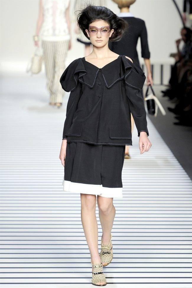 MILAN FASHION WEEK: FENDI SPRING 2012