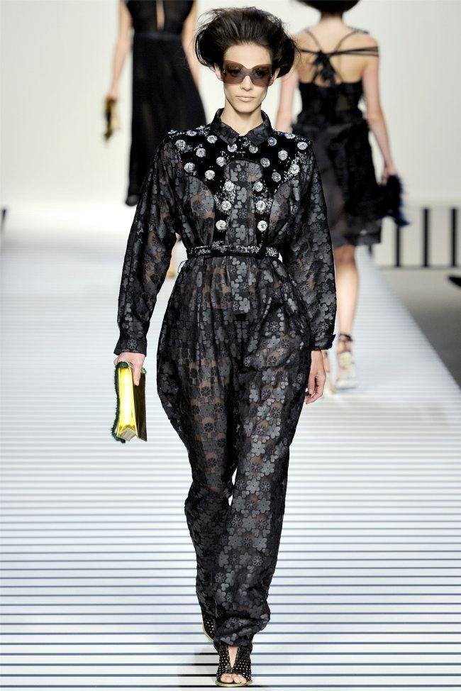 MILAN FASHION WEEK: FENDI SPRING 2012