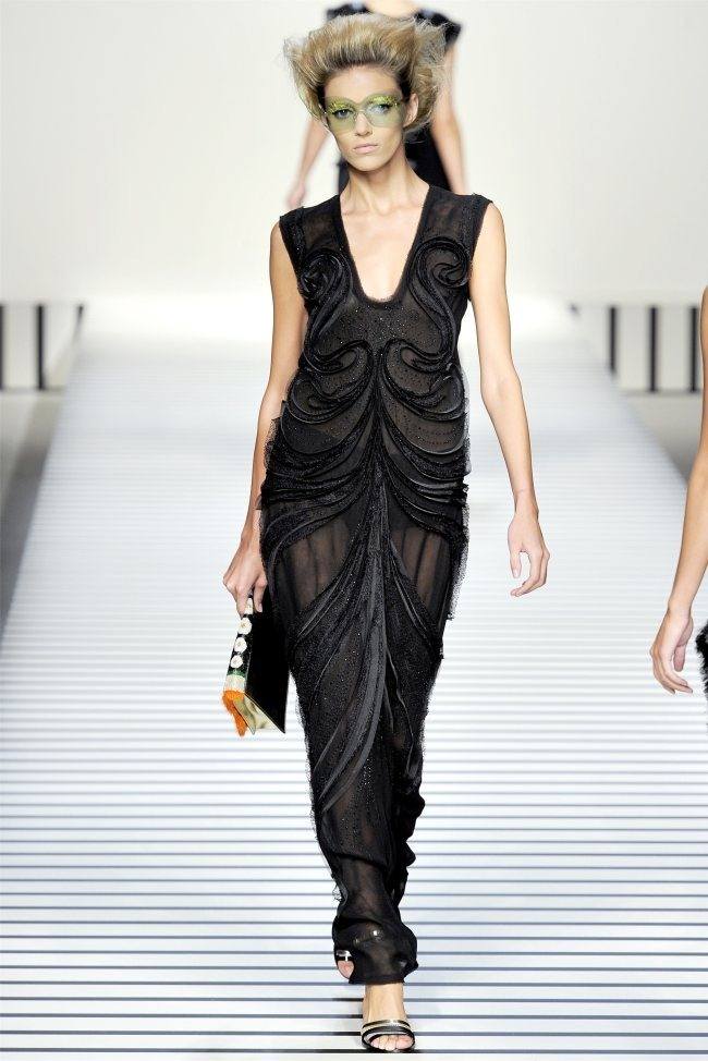 MILAN FASHION WEEK: FENDI SPRING 2012