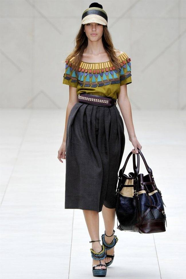 LONDON FASHION WEEK: BURBERRY PRORSUM SPRING 2012