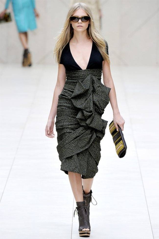 LONDON FASHION WEEK: BURBERRY PRORSUM SPRING 2012