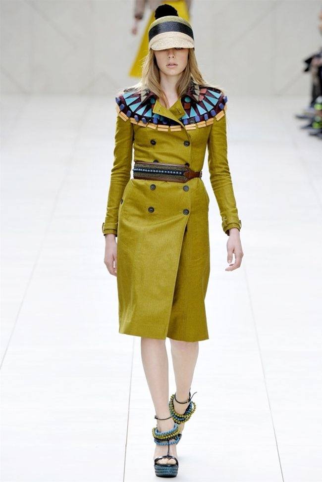 LONDON FASHION WEEK: BURBERRY PRORSUM SPRING 2012