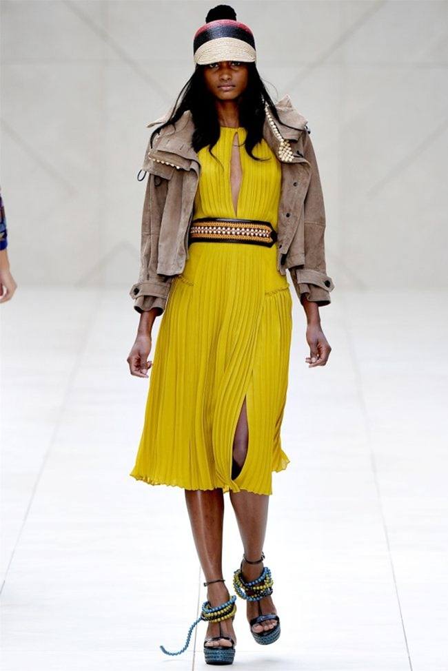 LONDON FASHION WEEK: BURBERRY PRORSUM SPRING 2012