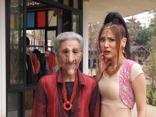 ใบเฟิร์น" จากละคร "อสูรน้อยในตะเกียงแก้ว" ละครออนแอร์วันแรก 20 มกราคม 55 นี้นะจ๊ะ