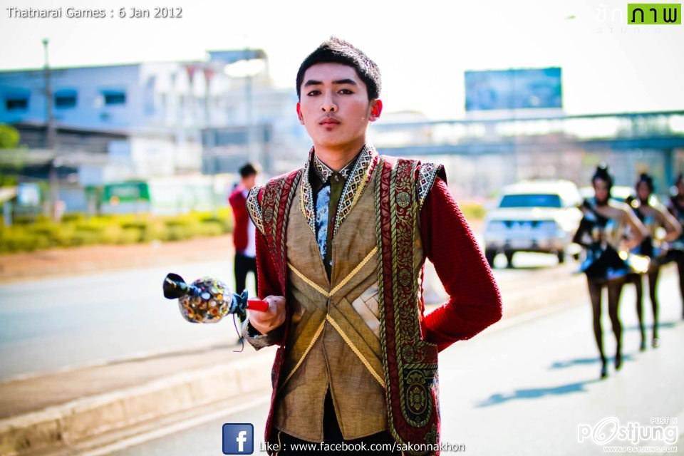 ไม้ 2 สีแดง