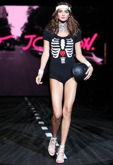 NEW YORK FASHION WEEK: BETSEY JOHNSON READY-TO-WEAR SPRING 2011 BY ROBERT MITRA