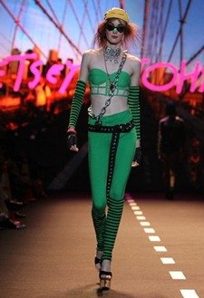 NEW YORK FASHION WEEK: BETSEY JOHNSON READY-TO-WEAR SPRING 2011 BY ROBERT MITRA