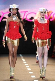 NEW YORK FASHION WEEK: BETSEY JOHNSON READY-TO-WEAR SPRING 2011 BY ROBERT MITRA