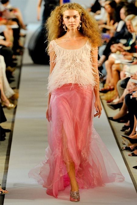 NEW YORK FASHION WEEK: OSCAR DE LA RENTA SPRING 2012