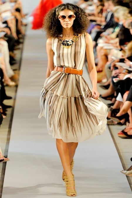 NEW YORK FASHION WEEK: OSCAR DE LA RENTA SPRING 2012