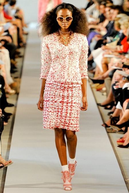 NEW YORK FASHION WEEK: OSCAR DE LA RENTA SPRING 2012