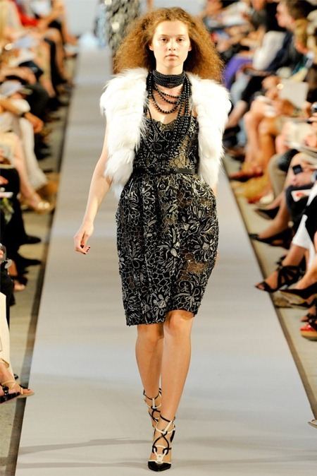 NEW YORK FASHION WEEK: OSCAR DE LA RENTA SPRING 2012