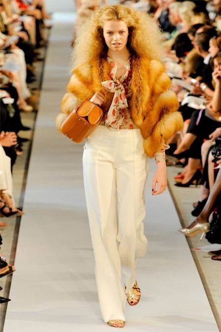 NEW YORK FASHION WEEK: OSCAR DE LA RENTA SPRING 2012