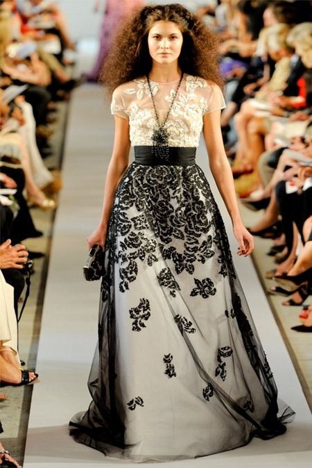 NEW YORK FASHION WEEK: OSCAR DE LA RENTA SPRING 2012