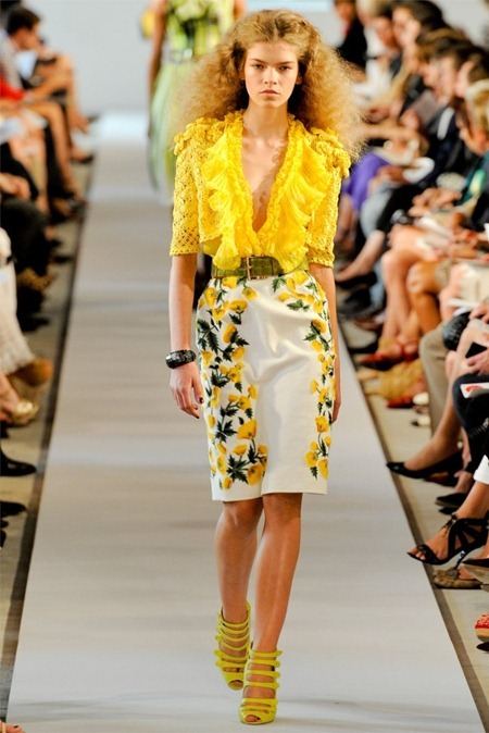 NEW YORK FASHION WEEK: OSCAR DE LA RENTA SPRING 2012