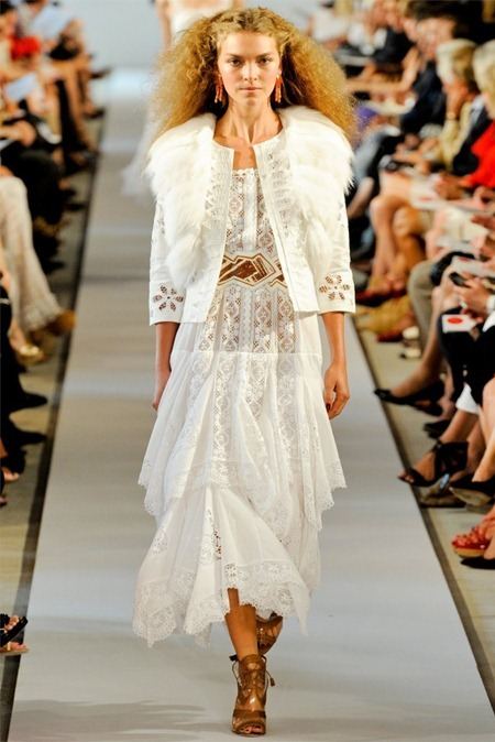 NEW YORK FASHION WEEK: OSCAR DE LA RENTA SPRING 2012