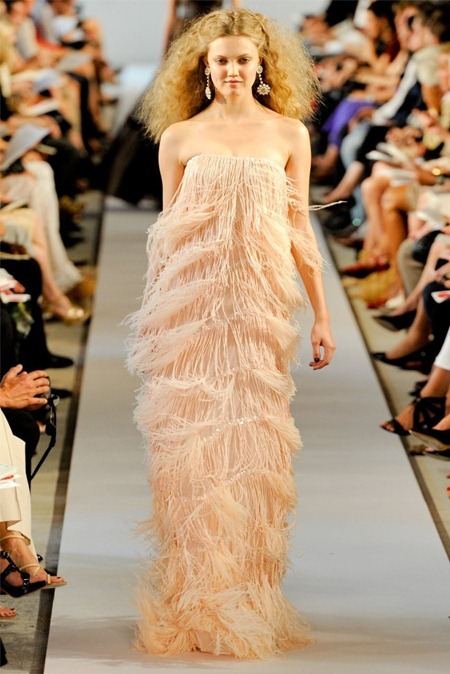 NEW YORK FASHION WEEK: OSCAR DE LA RENTA SPRING 2012