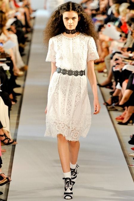 NEW YORK FASHION WEEK: OSCAR DE LA RENTA SPRING 2012