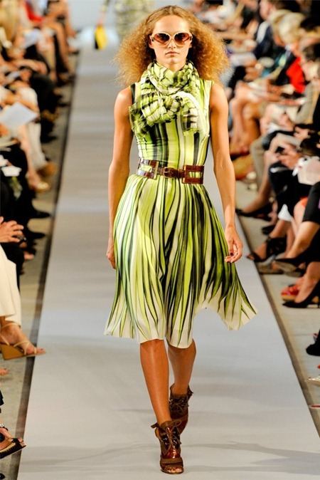 NEW YORK FASHION WEEK: OSCAR DE LA RENTA SPRING 2012