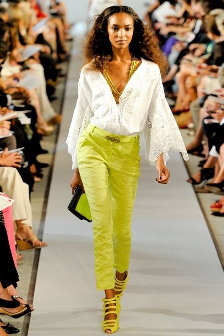 NEW YORK FASHION WEEK: OSCAR DE LA RENTA SPRING 2012
