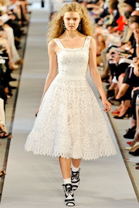 NEW YORK FASHION WEEK: OSCAR DE LA RENTA SPRING 2012