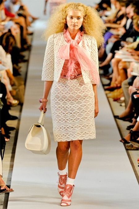 NEW YORK FASHION WEEK: OSCAR DE LA RENTA SPRING 2012