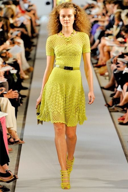 NEW YORK FASHION WEEK: OSCAR DE LA RENTA SPRING 2012