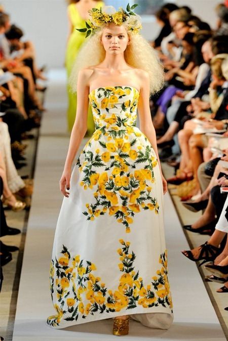 NEW YORK FASHION WEEK: OSCAR DE LA RENTA SPRING 2012