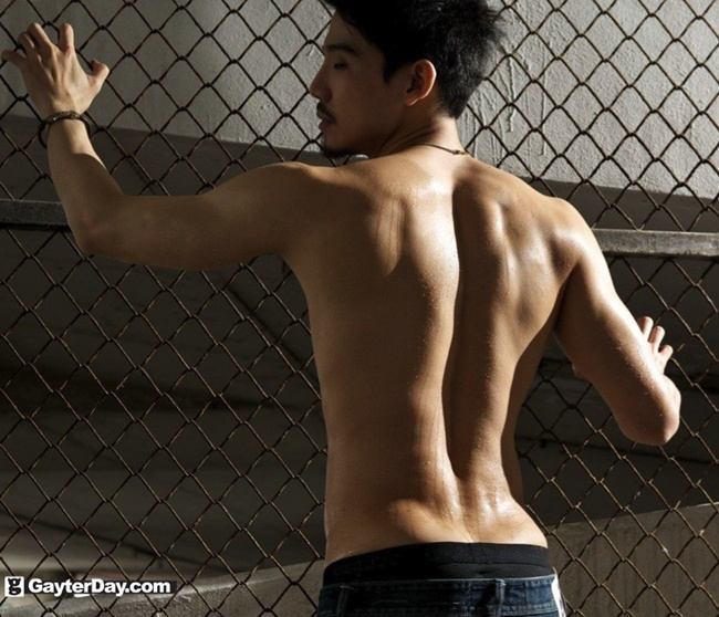 เอเอ พีรวัชร์ @ Mentol E-gazine 1st issue November 2011