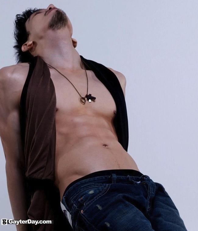 เอเอ พีรวัชร์ @ Mentol E-gazine 1st issue November 2011