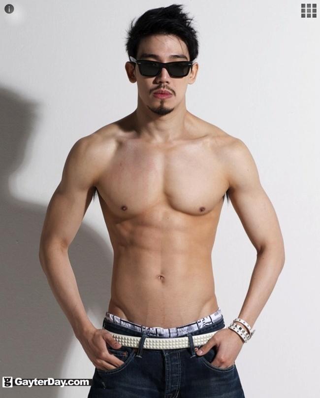 เอเอ พีรวัชร์ @ Mentol E-gazine 1st issue November 2011