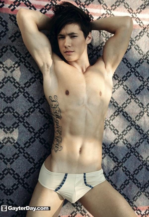 จัดเต็ม!! 4 หล่อ-หน้าใหม่... โชว์ตุง @ IMAGE