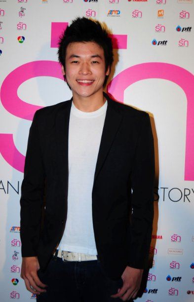 โกเมน เรืองกิจรัตนกุล
