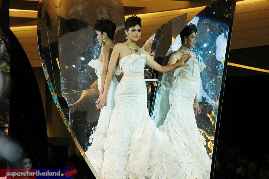 ชมพู่ อารยา ในงาน Jewelry Design Award 2011