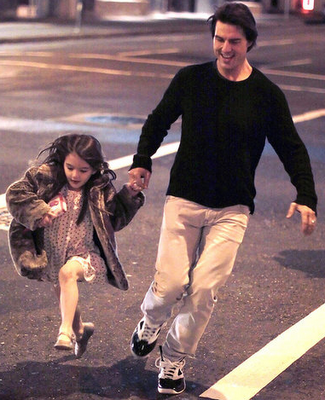 สาวน้อยร้อยล้าน Suri Cruise ลูกสาว ของtom cruise